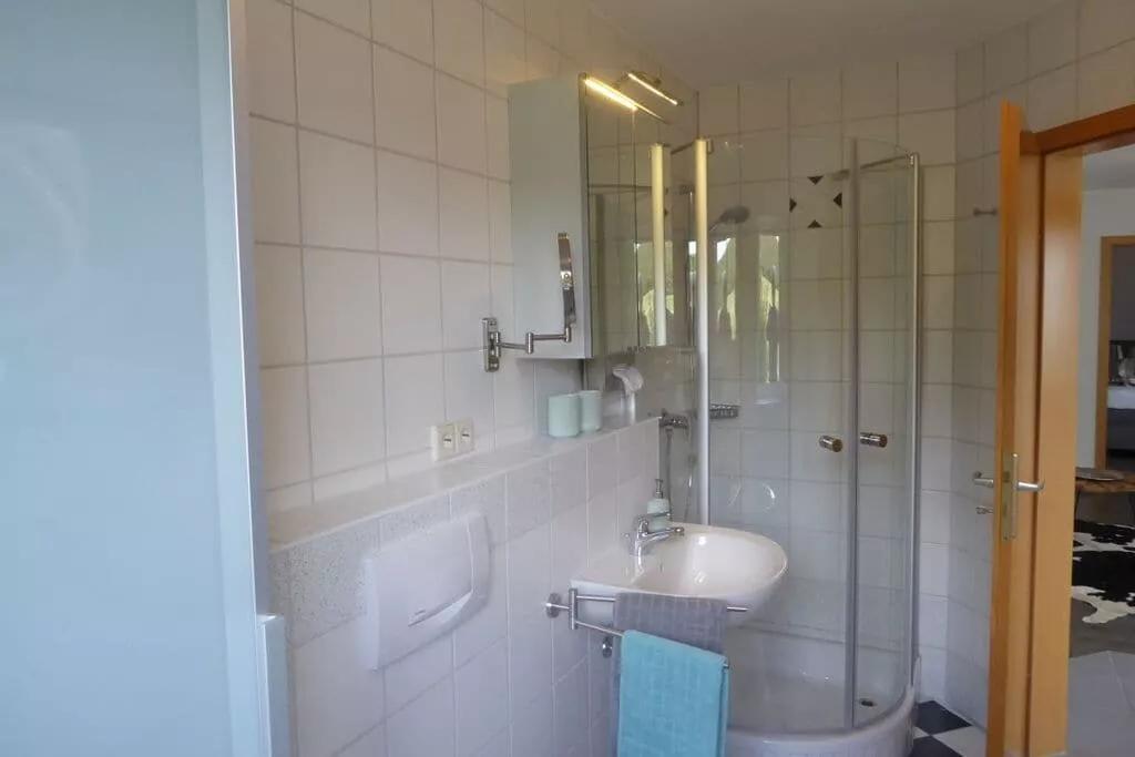 185262-Bathroom