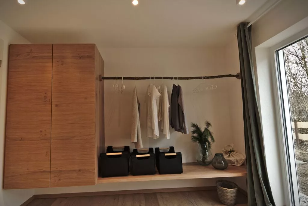 185504-Bedroom