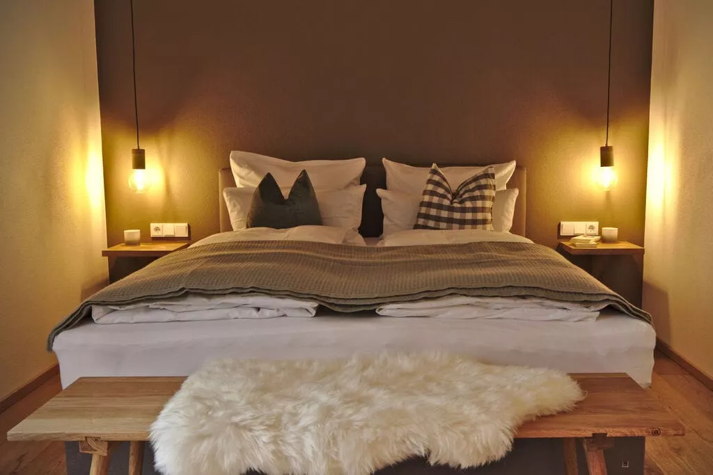 185504-Bedroom