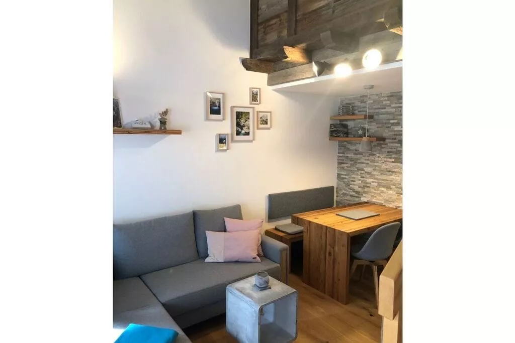 275444-Dining room