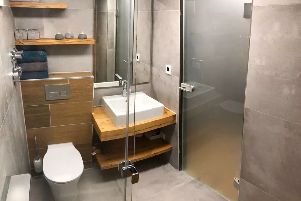 275444-Bathroom