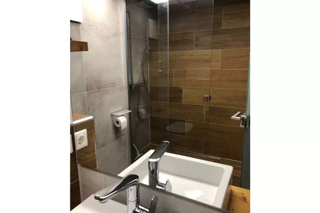 275444-Bathroom