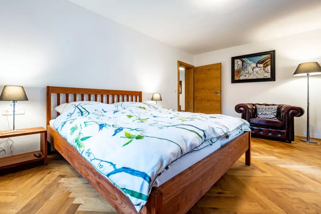 256695-Bedroom