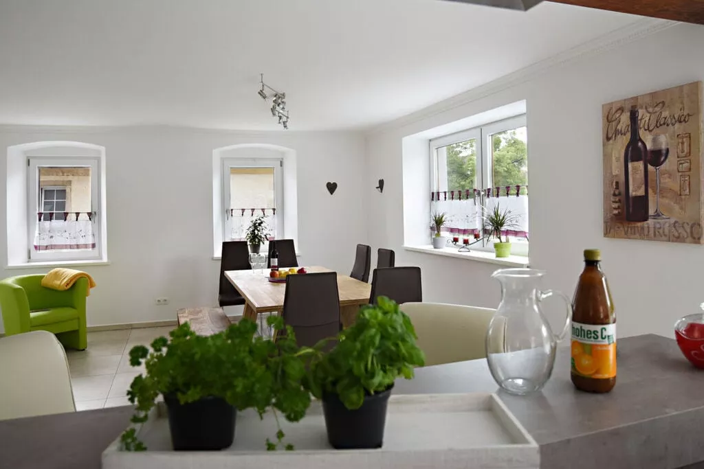 184780-Dining room