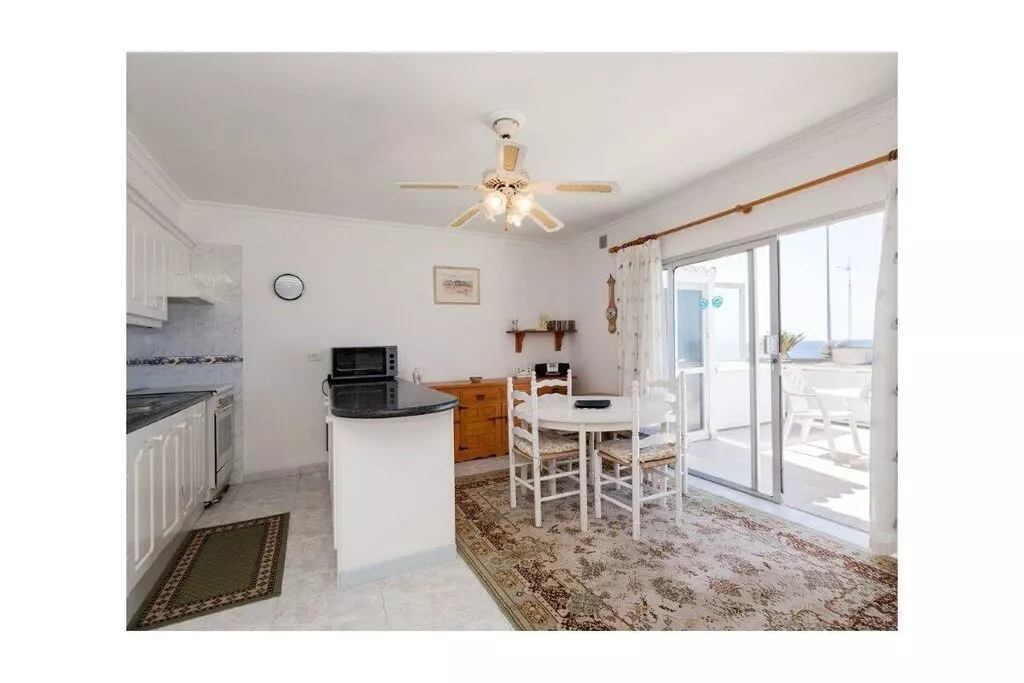 283994-Dining room