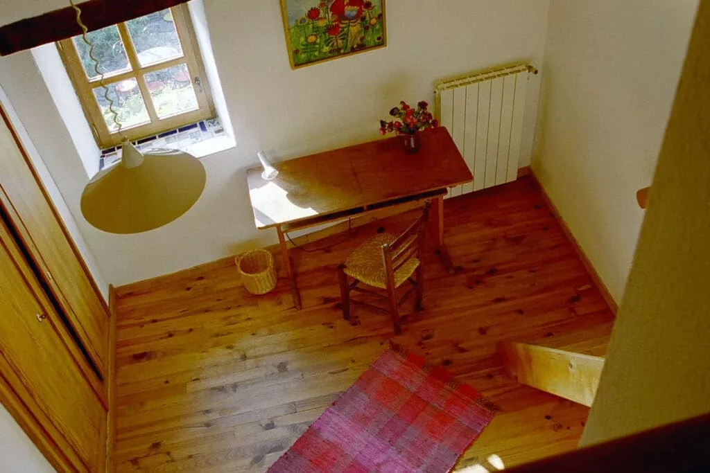 265593-Bedroom