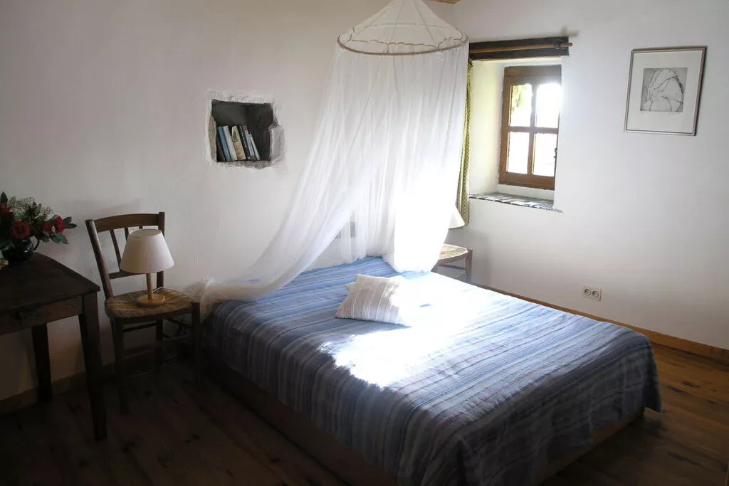265593-Bedroom