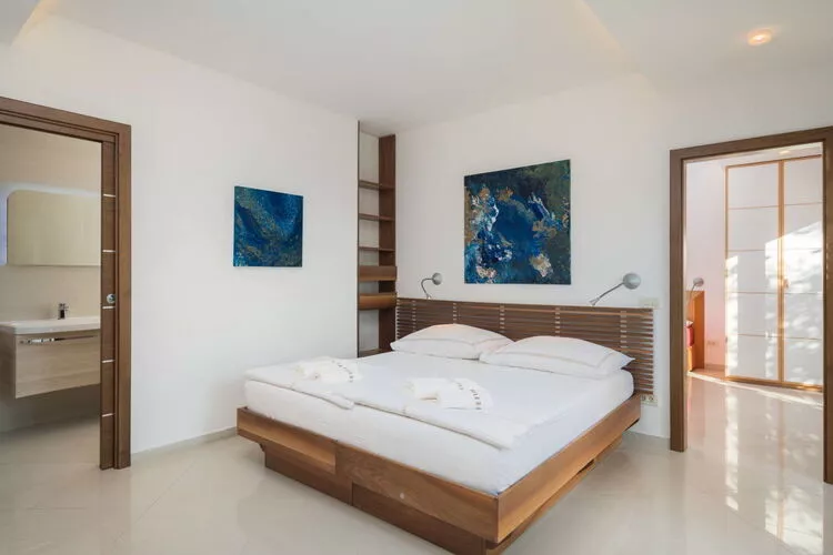 243609-Bedroom