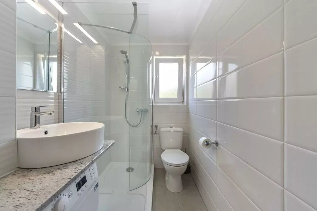 201337-Bathroom
