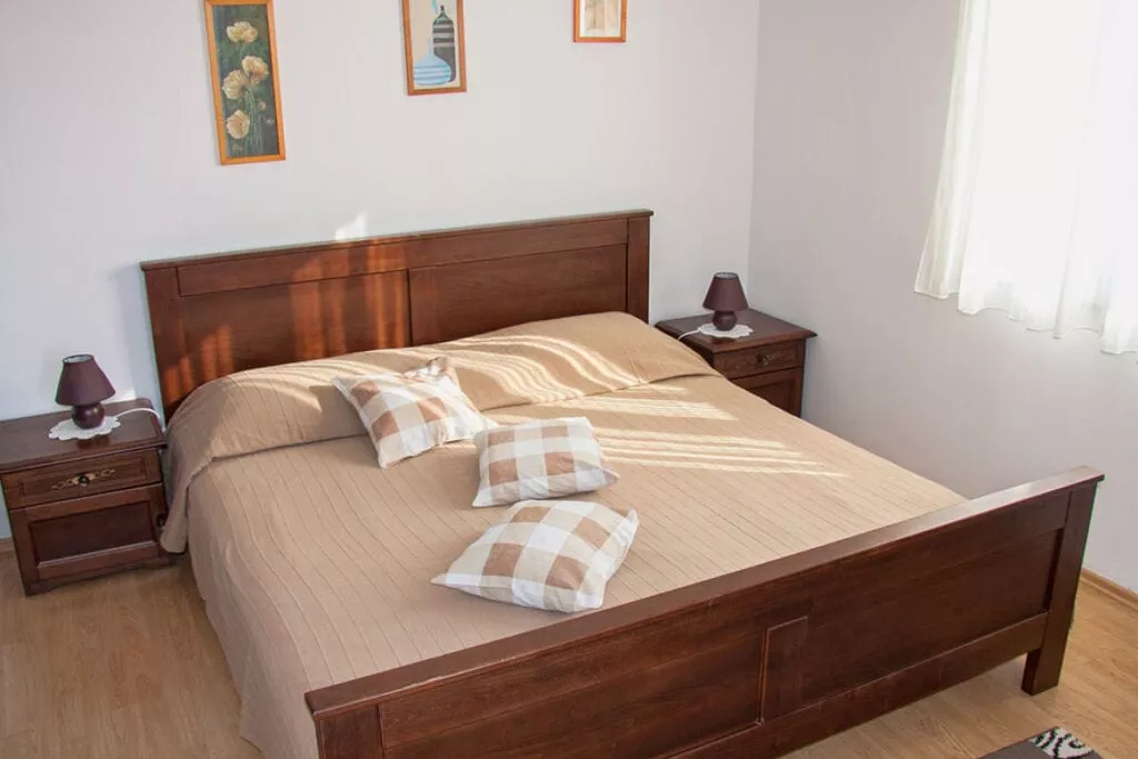 208137-Bedroom