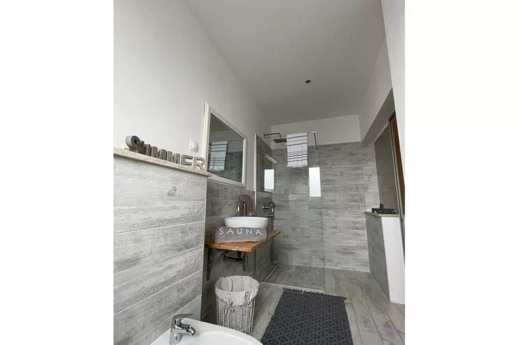 192608-Bathroom