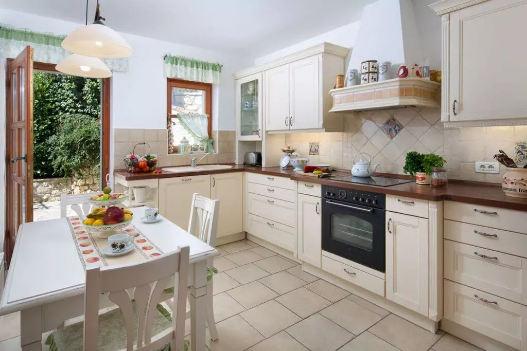179626-Kitchen