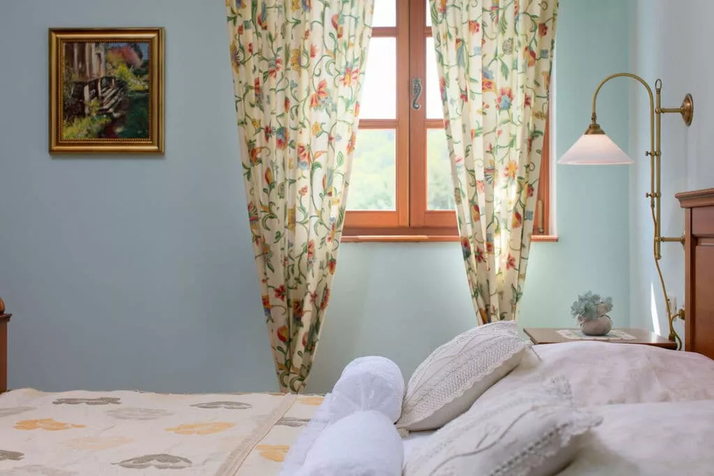 179626-Bedroom