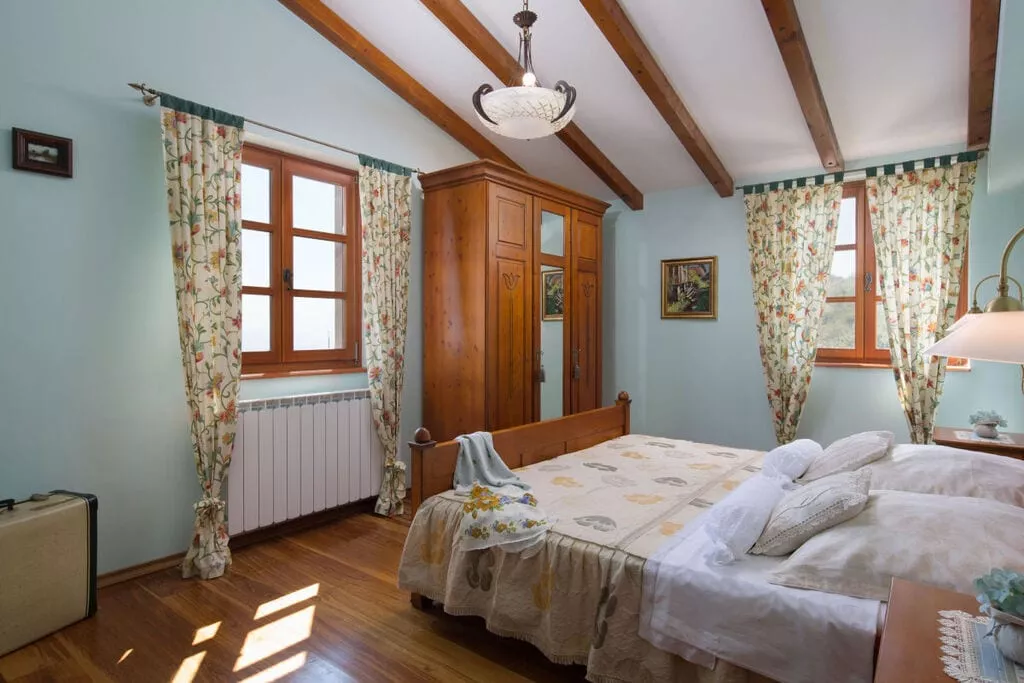 179626-Bedroom