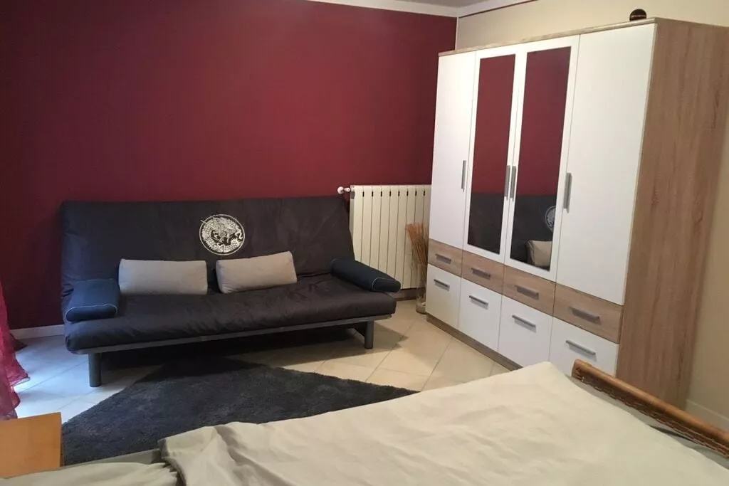 210836-Bedroom