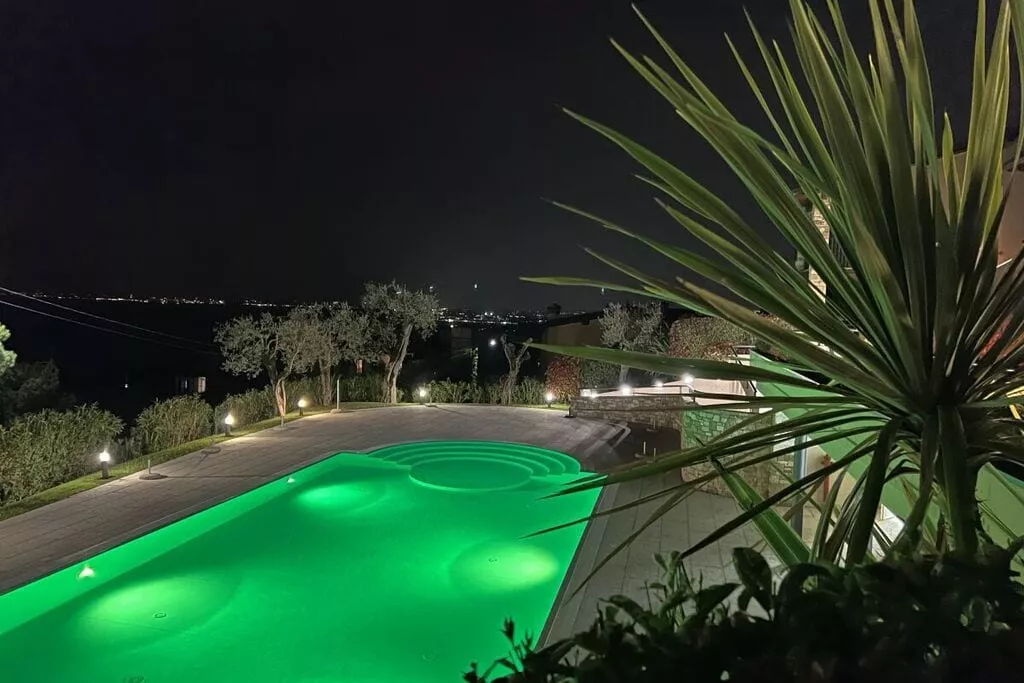 210836-Pool