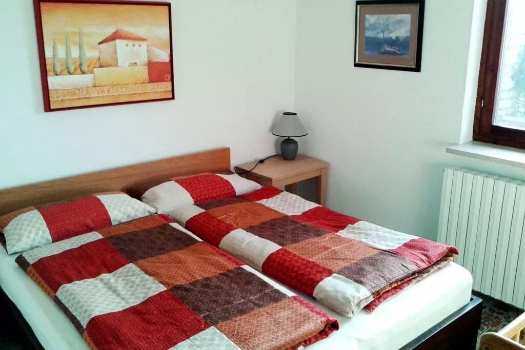 247937-Bedroom