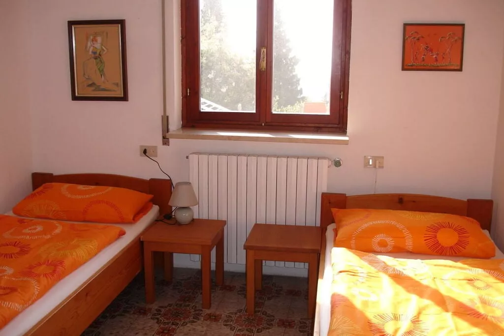 247937-Bedroom
