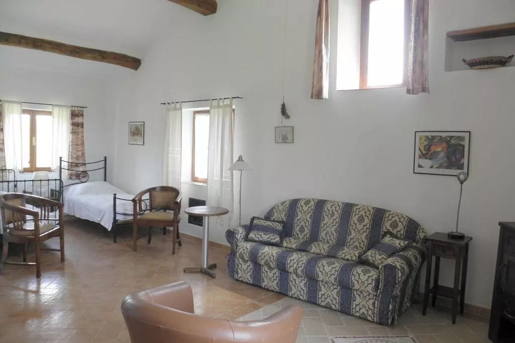 193404-Bedroom