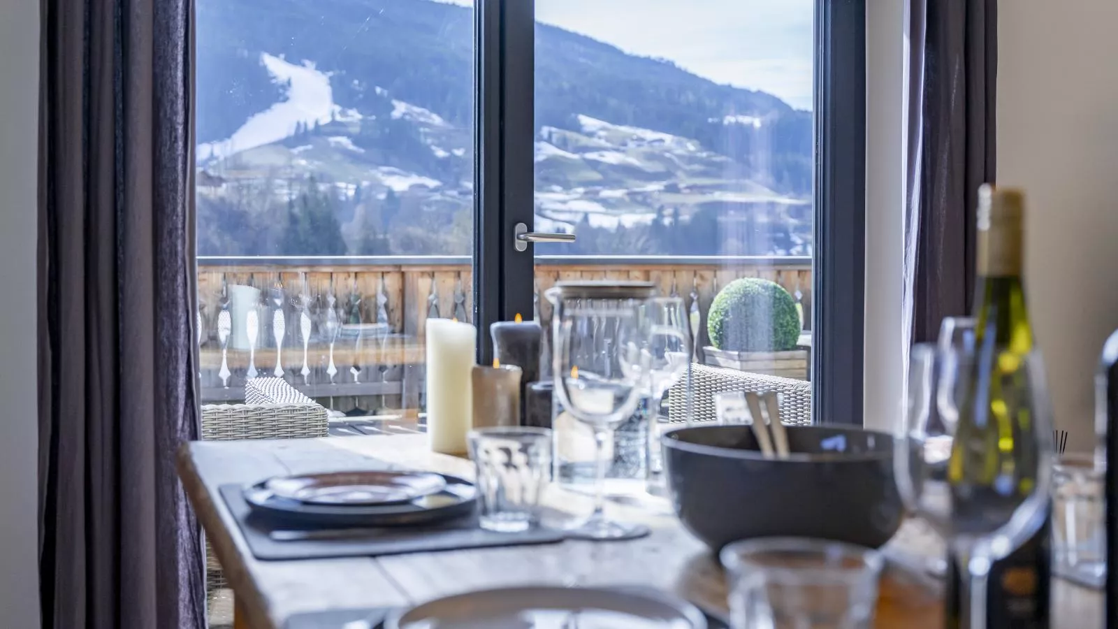 Mozart Lodge-View winter