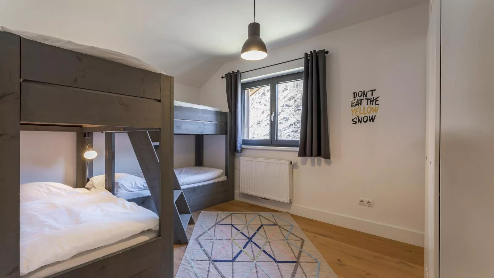 Mozart Lodge-Bedroom