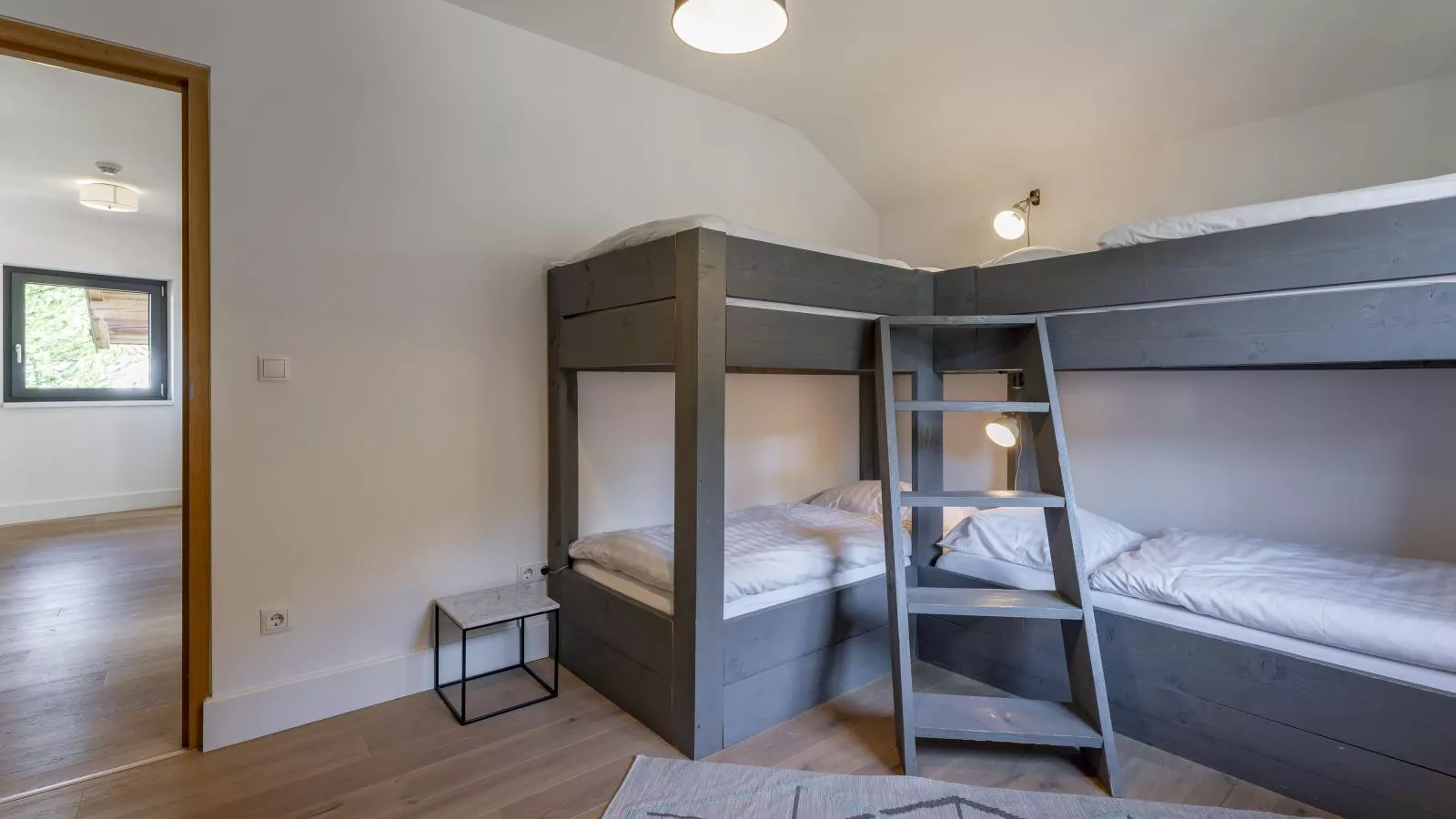 Mozart Lodge-Bedroom