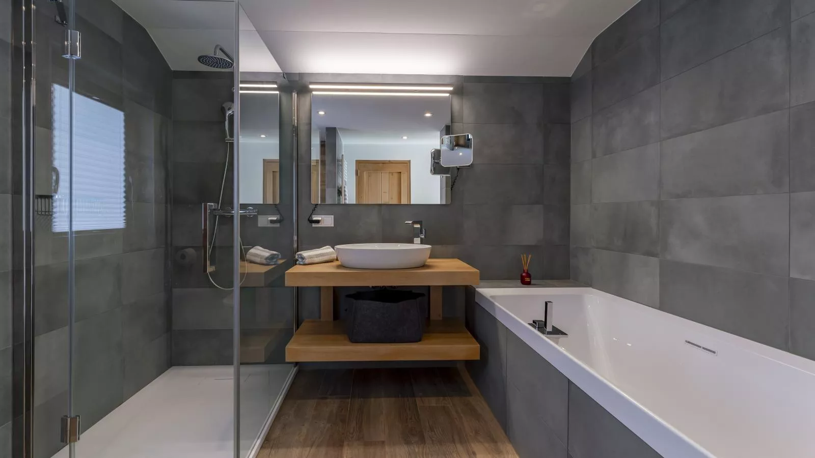 Mozart Lodge-Bathroom