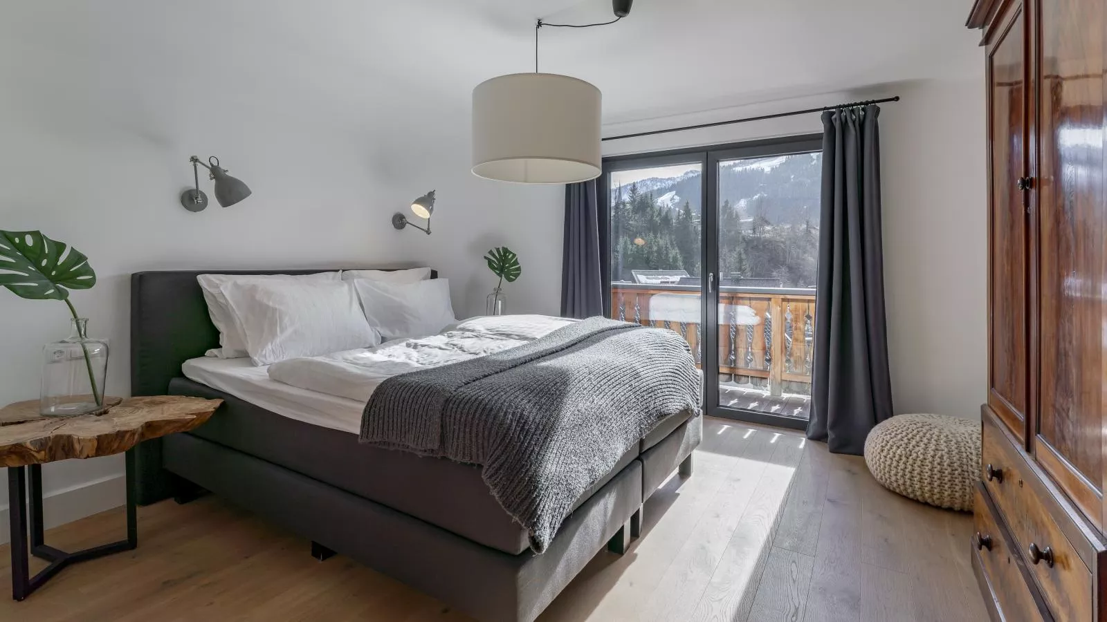 Mozart Lodge-Bedroom