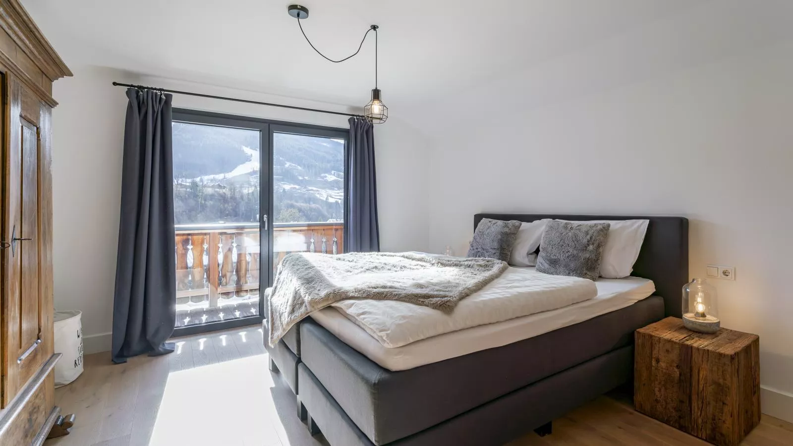 Mozart Lodge-Bedroom