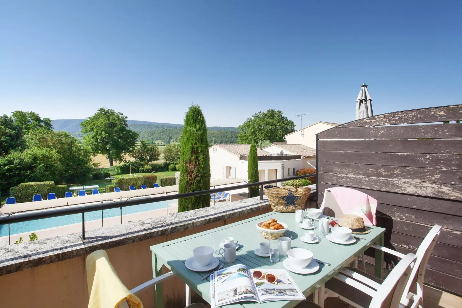 Les 4 Soleils 1-Terrace balcony