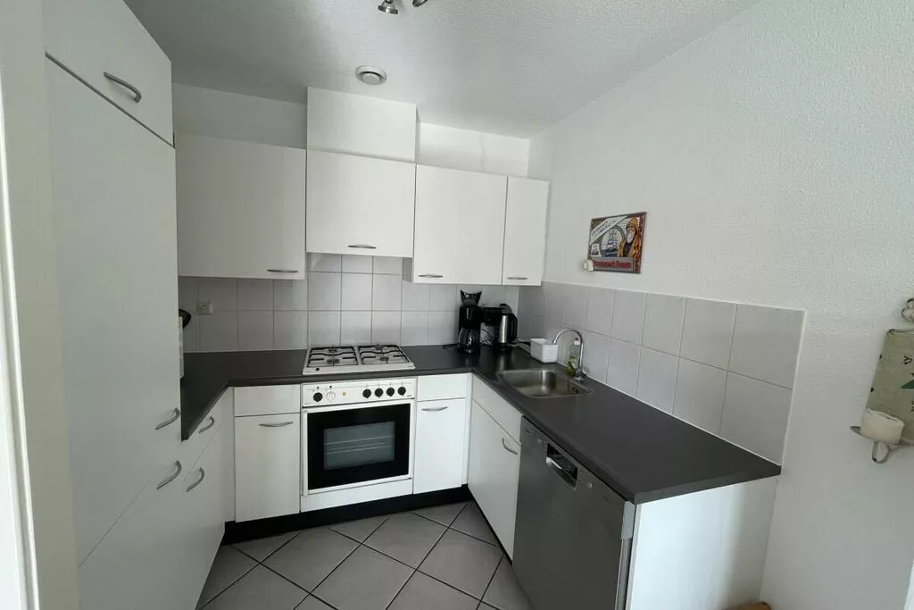 250988-Kitchen