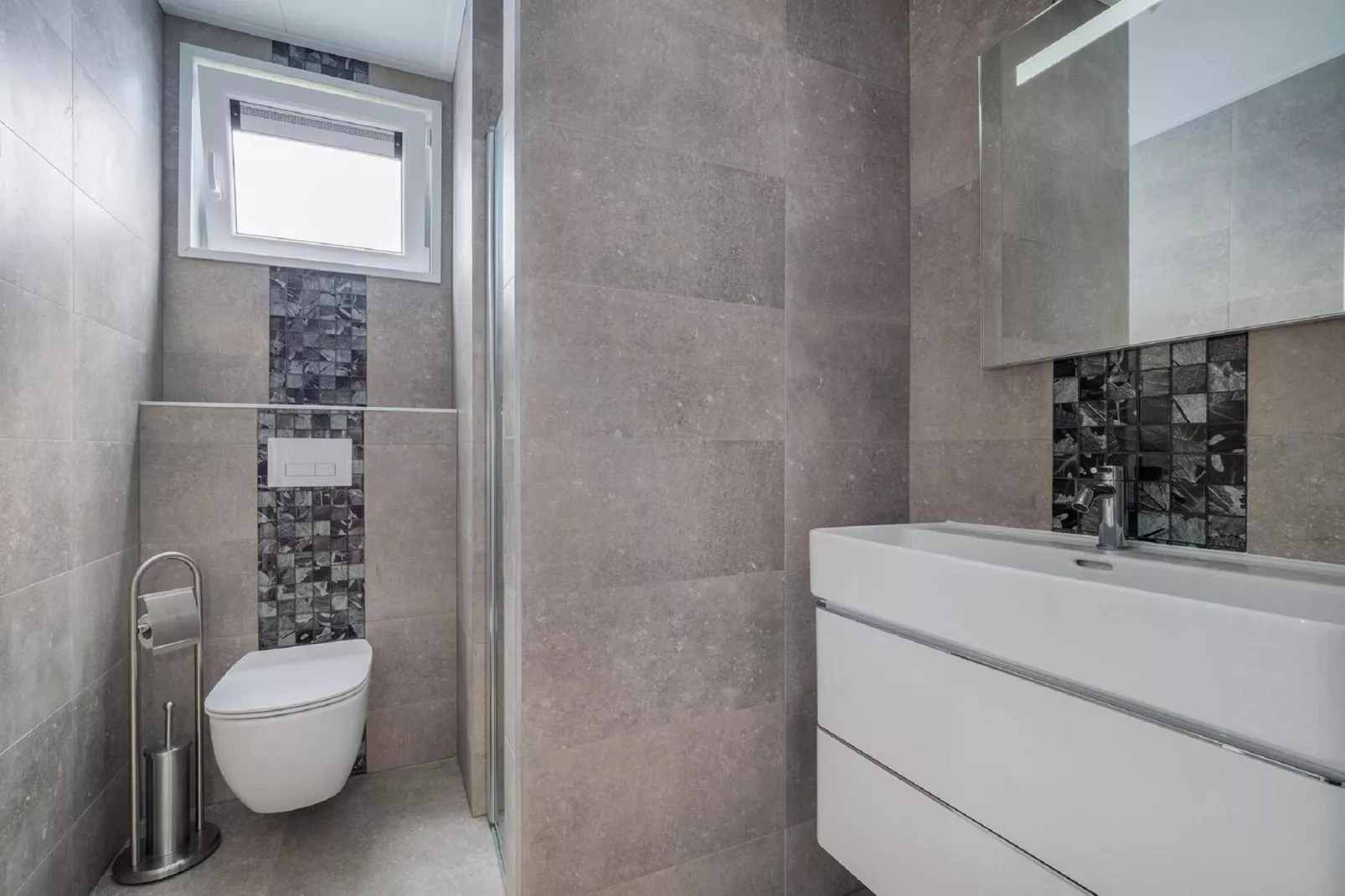 Vakantiepark De Rimboe & De Woeste Hoogte 24-Bathroom