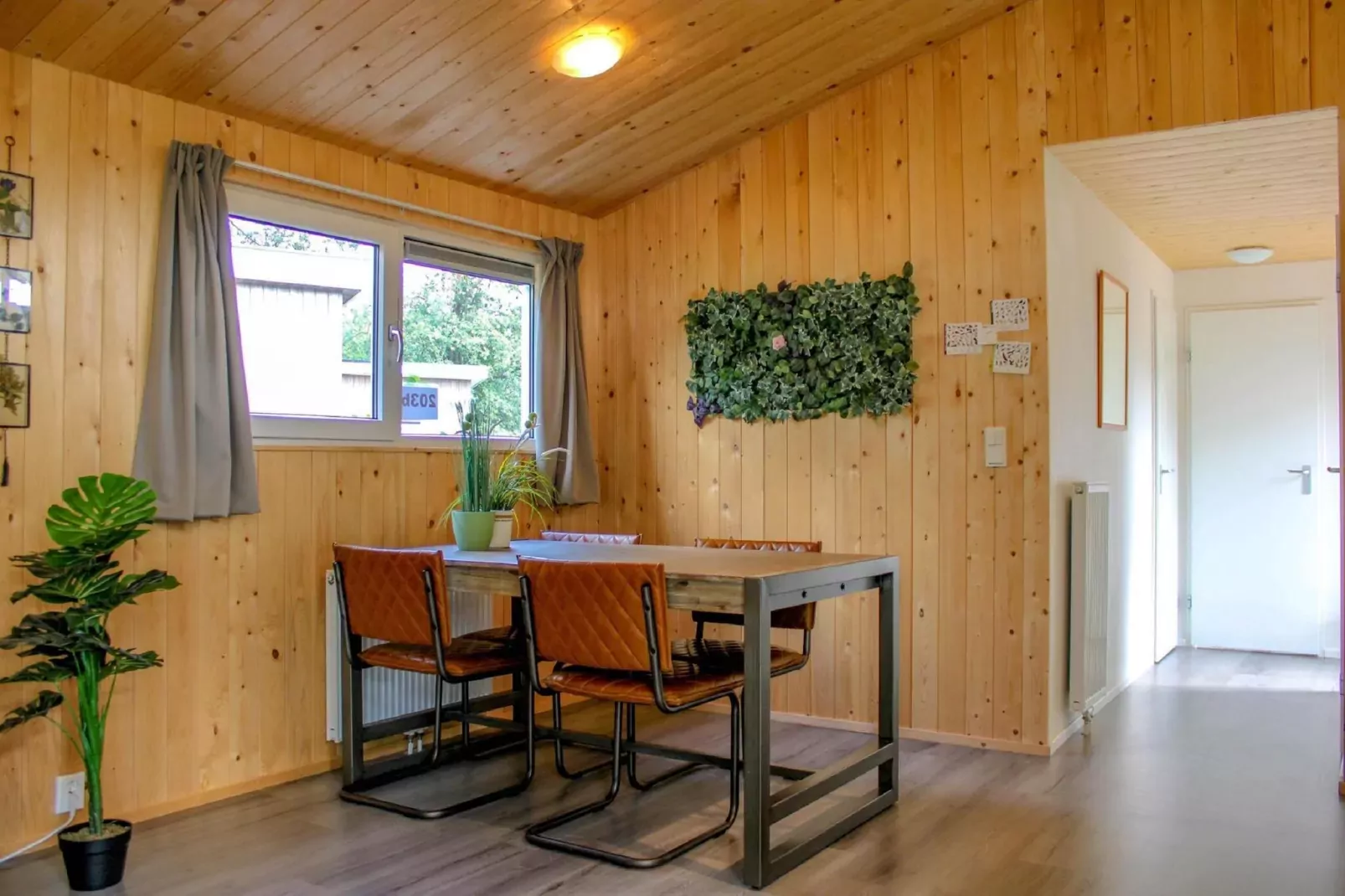 Vakantiepark De Rimboe & De Woeste Hoogte 27-Dining room
