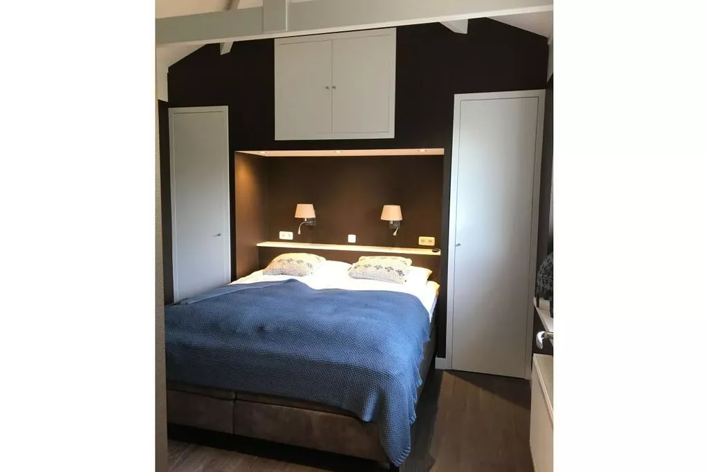 263855-Bedroom