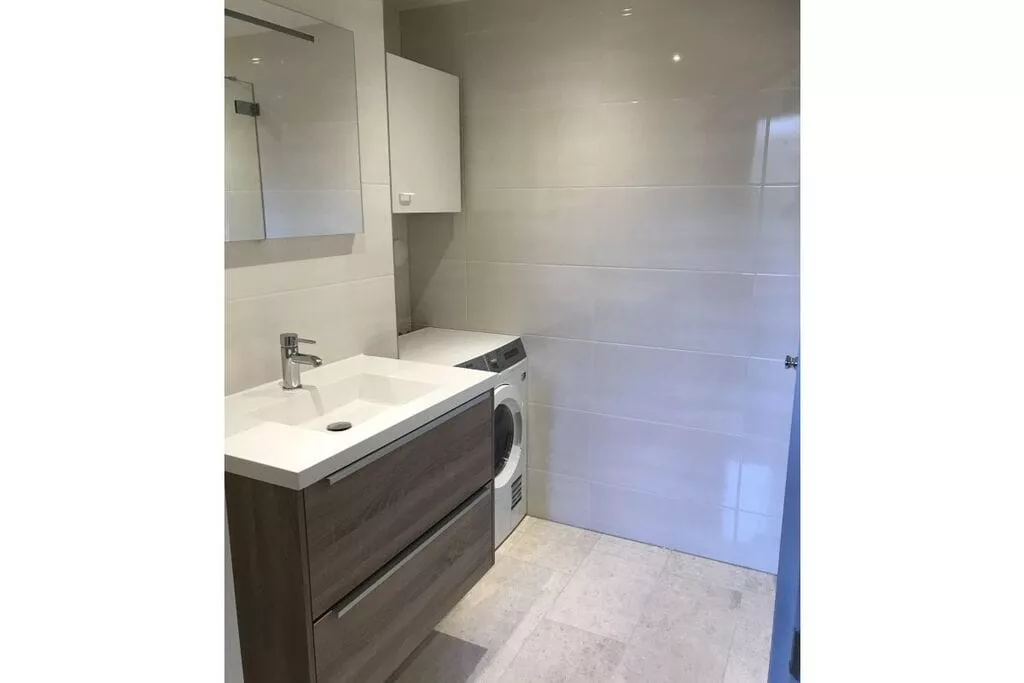 263855-Bathroom