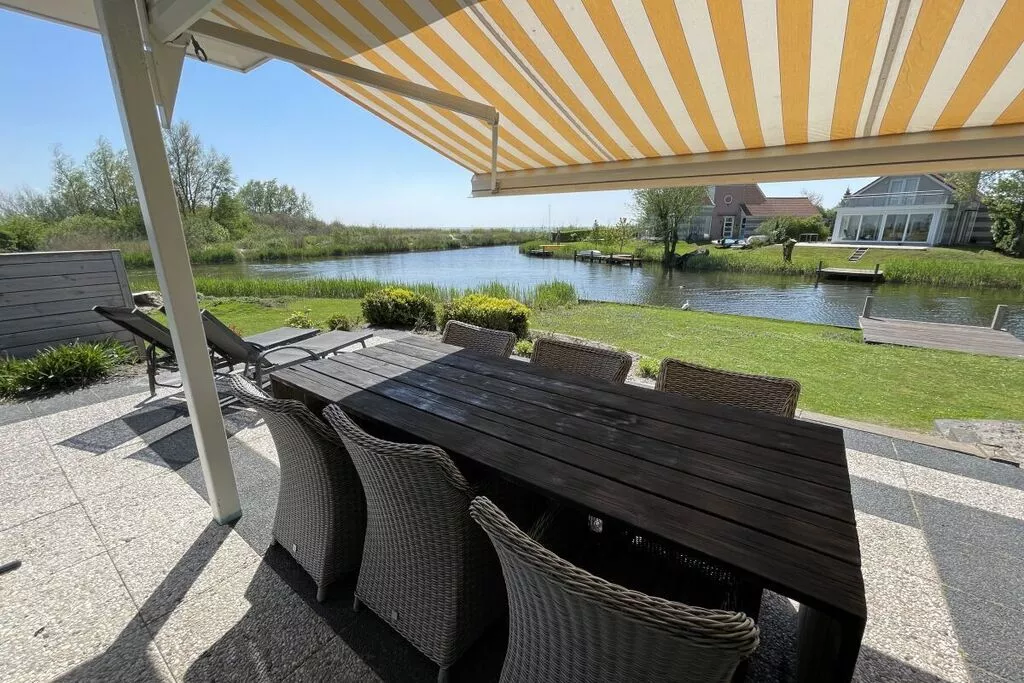 264268-Terrasse