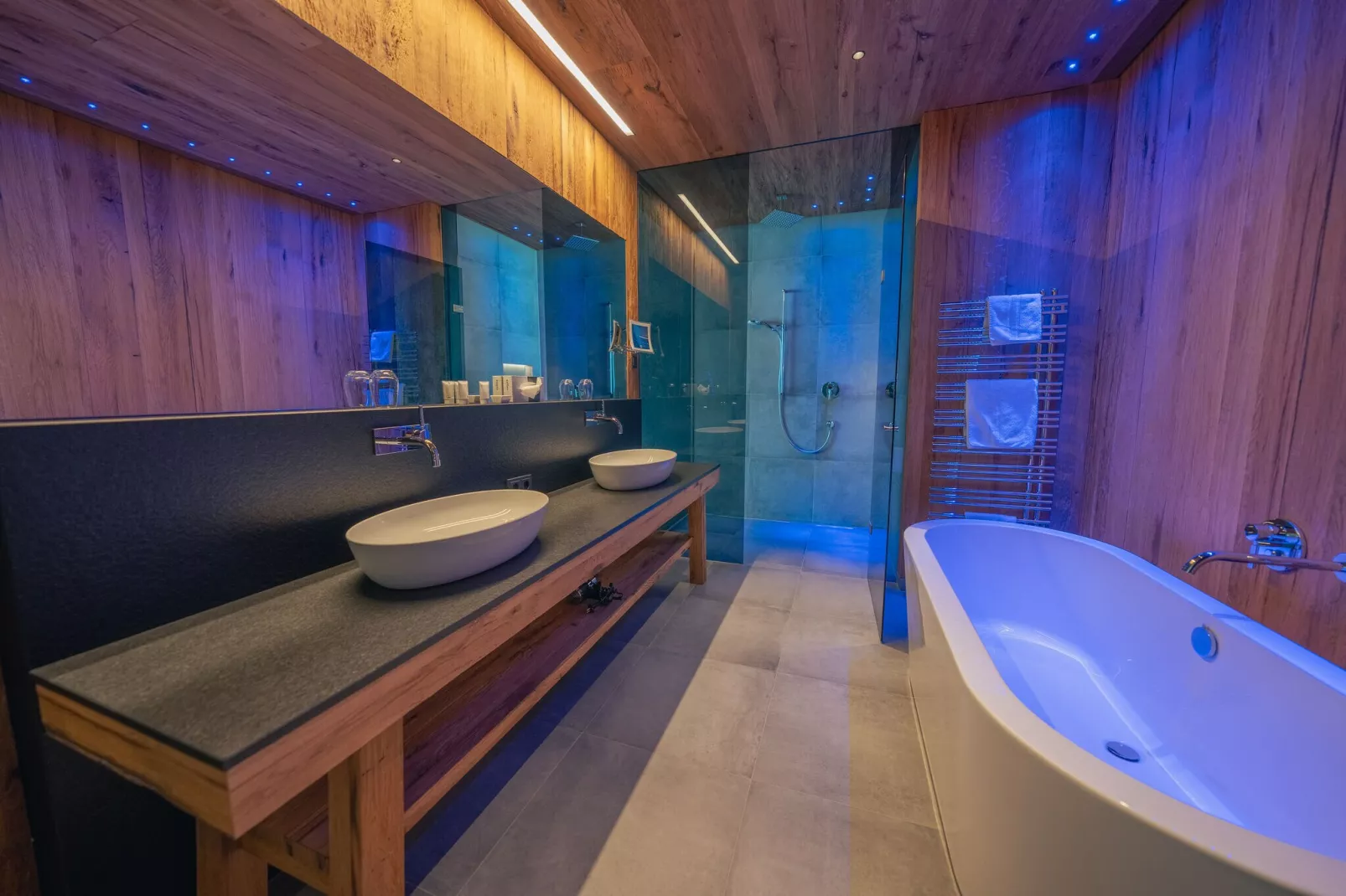 Mountain View Lofts - Amethyst-Bathroom
