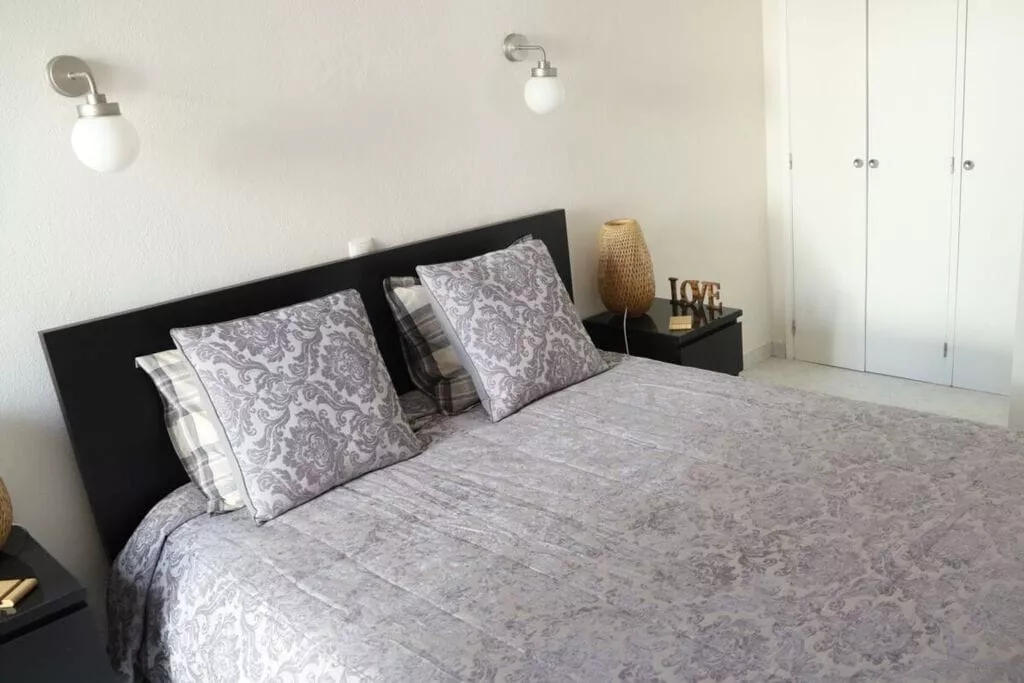 273749-Bedroom
