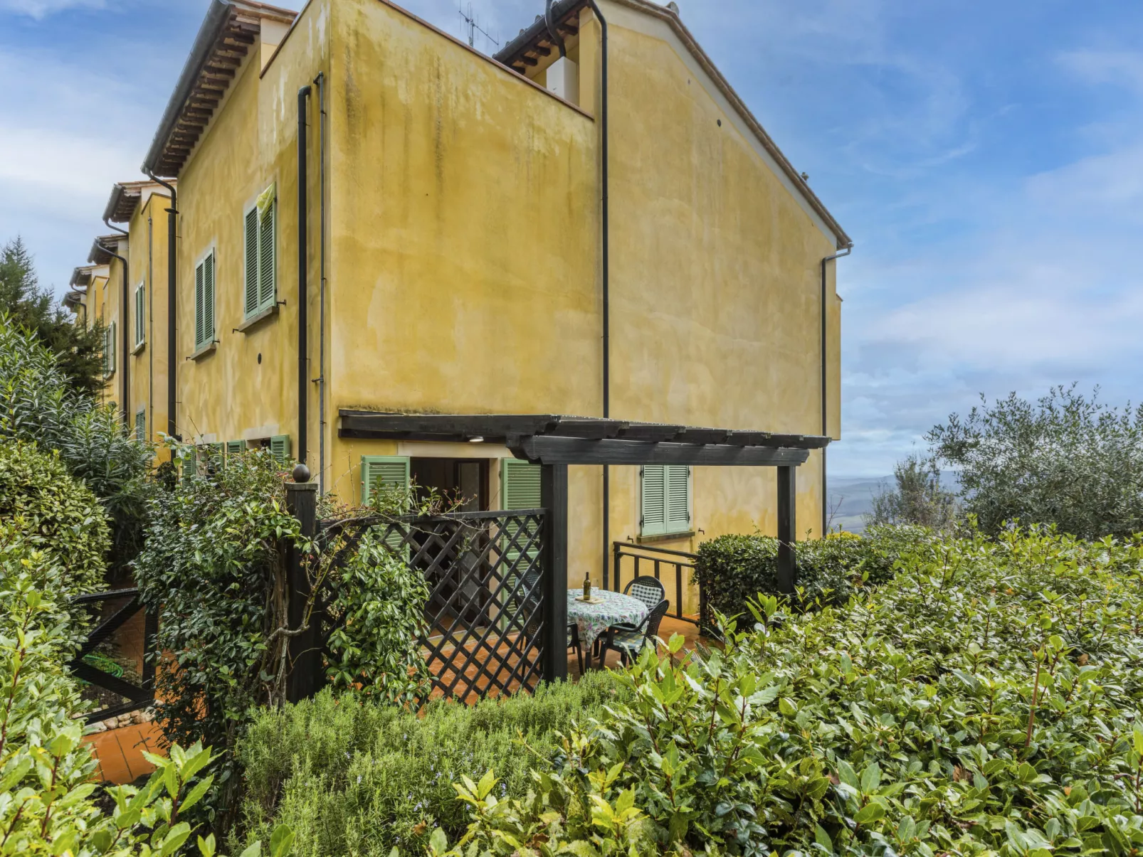 Corbezzolo-Outside