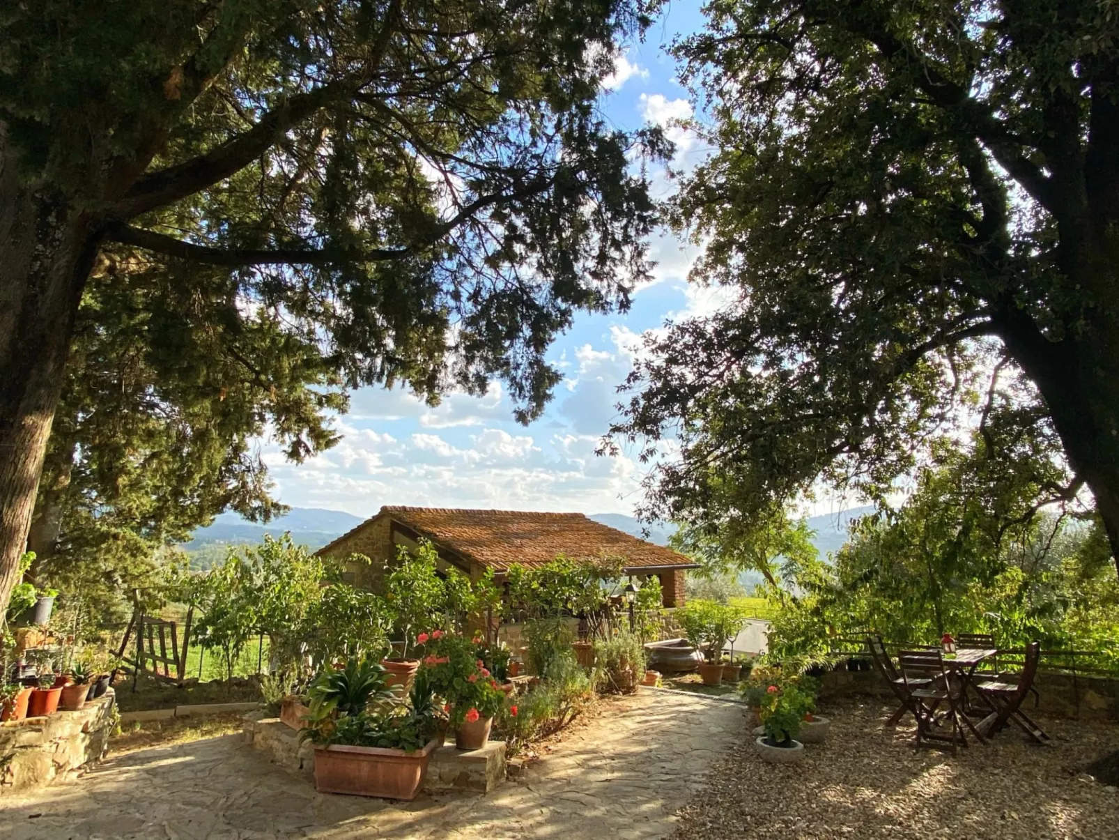 Mangiatoia-Outside