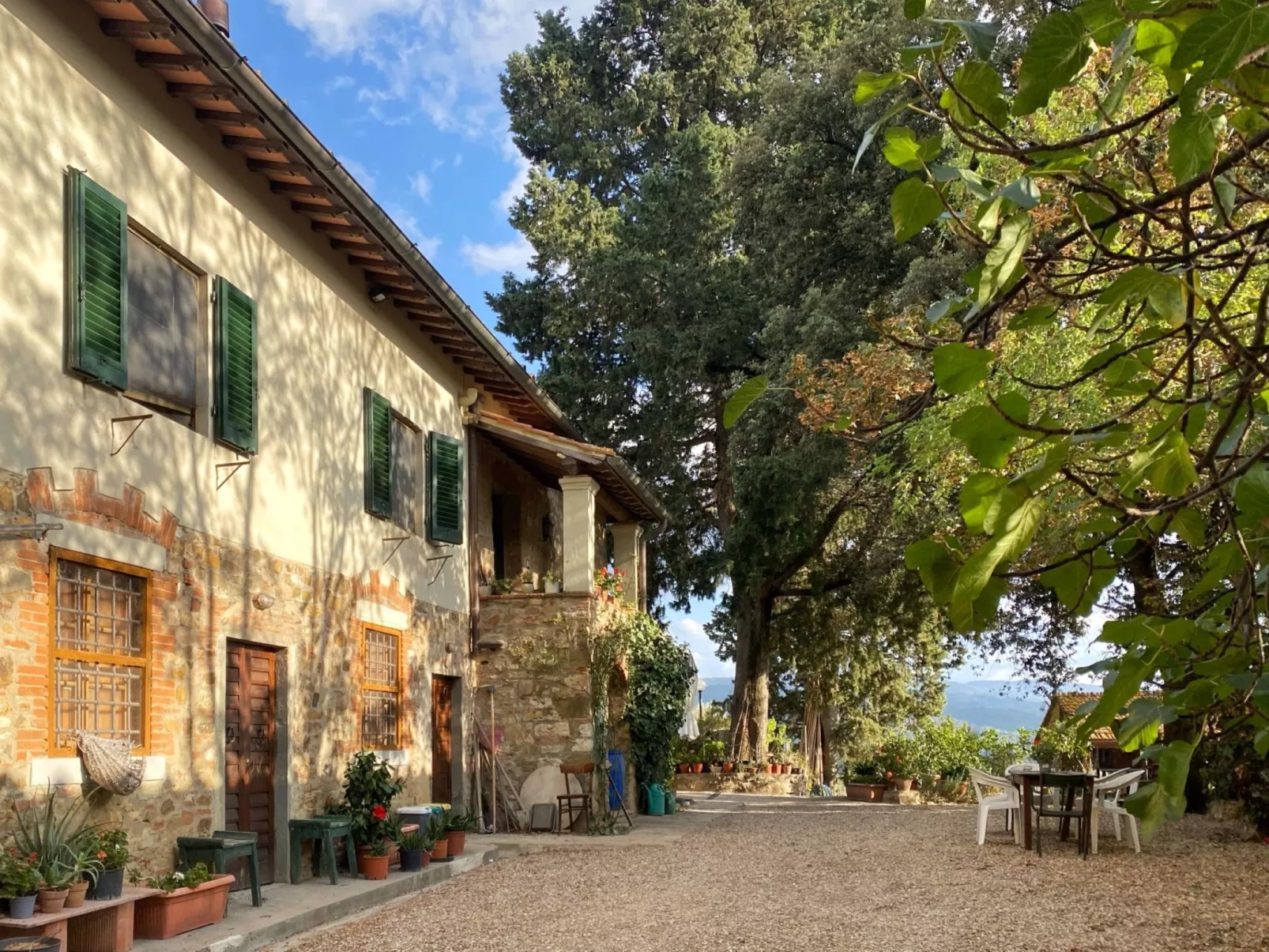 Mangiatoia-Outside