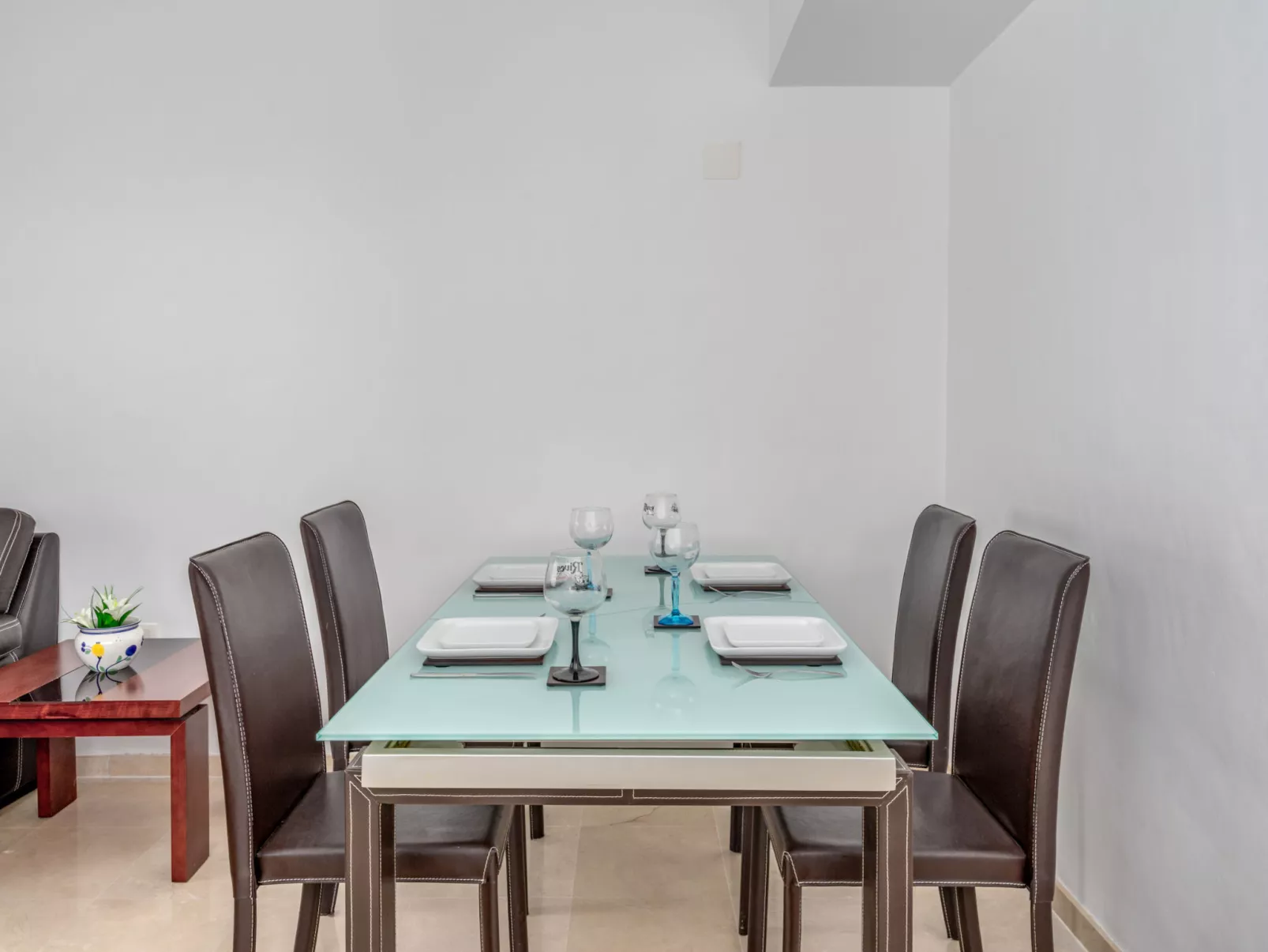 Casares del Sol-Inside