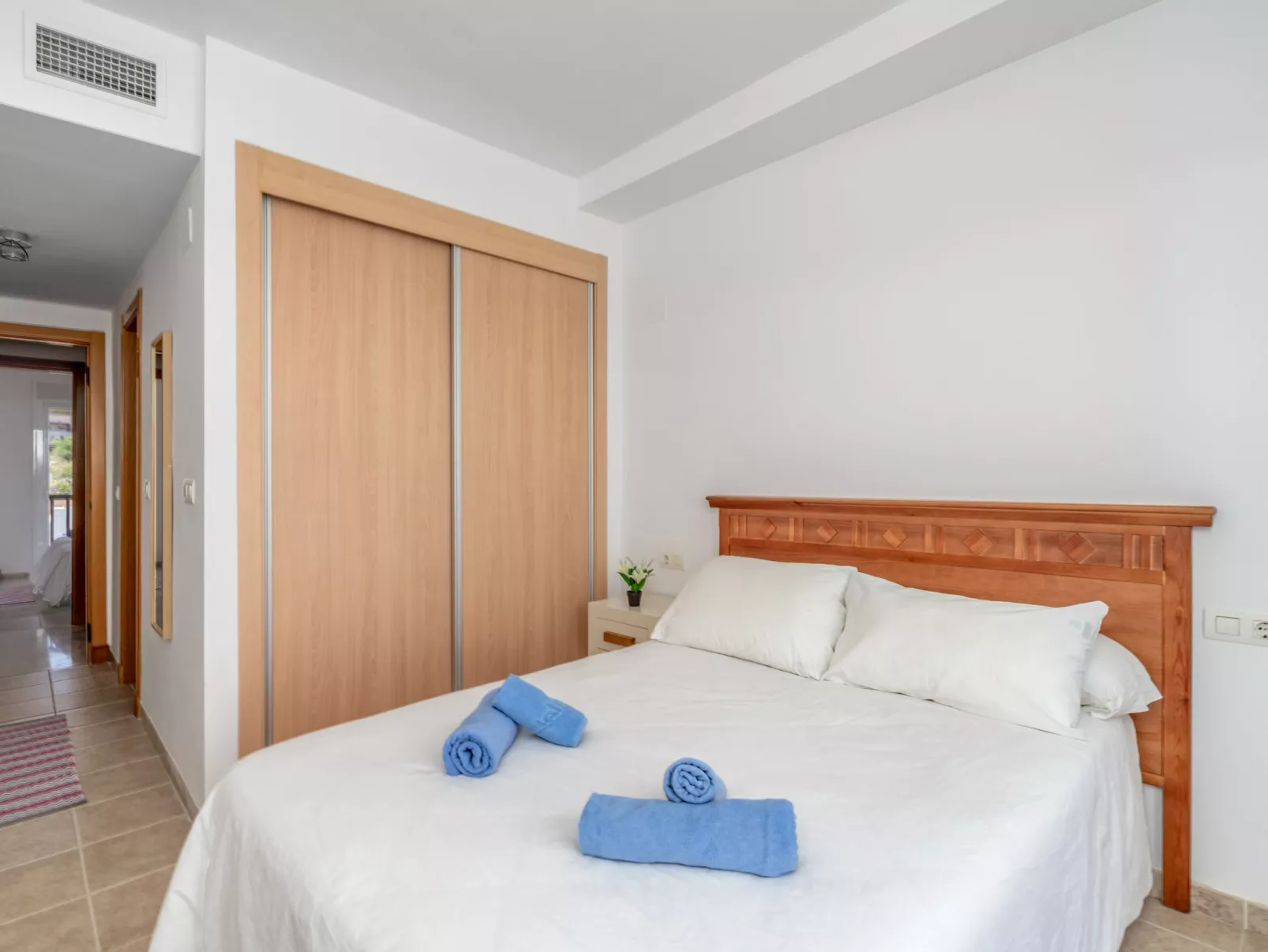 Casares del Sol-Inside