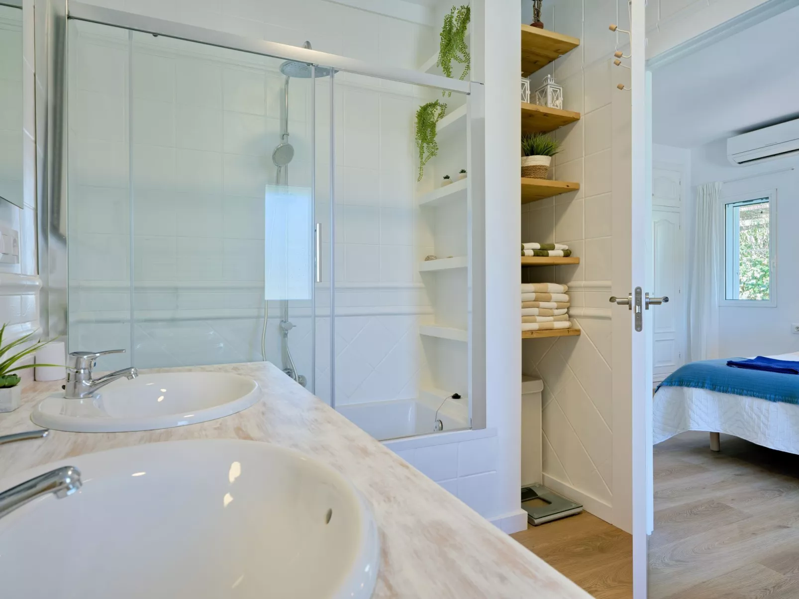 Villa Mare Nostrum Plus-Inside