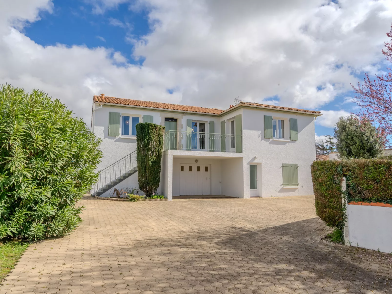 Maison Elio-Outside