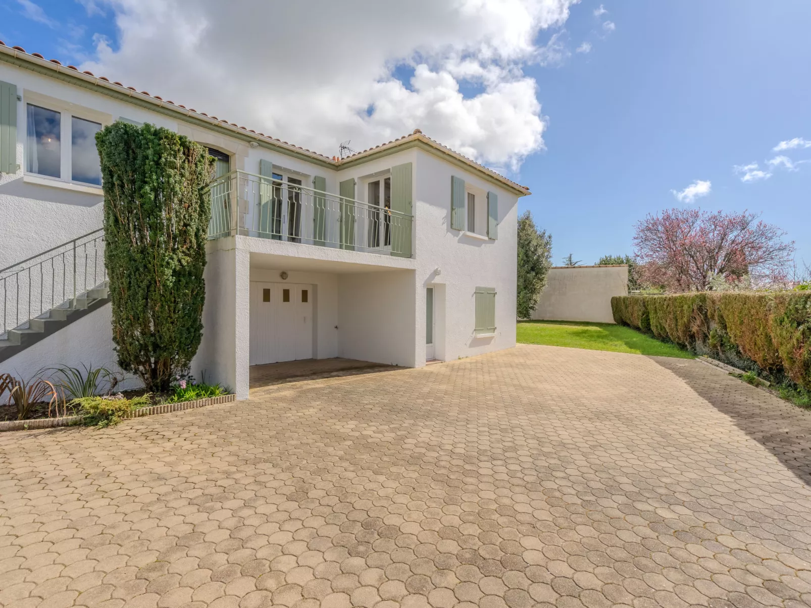 Maison Elio-Outside