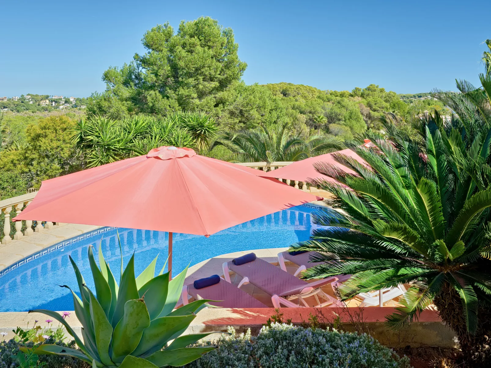 Casa Piedra-Outside