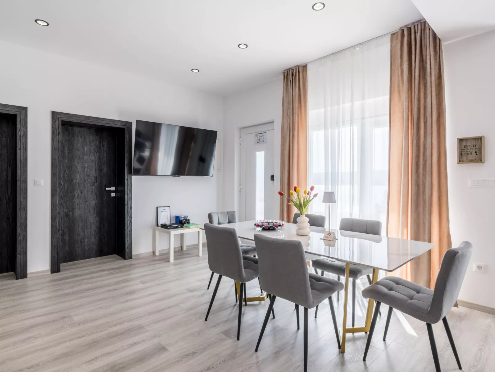 Luxury Apartman Mir-Inside