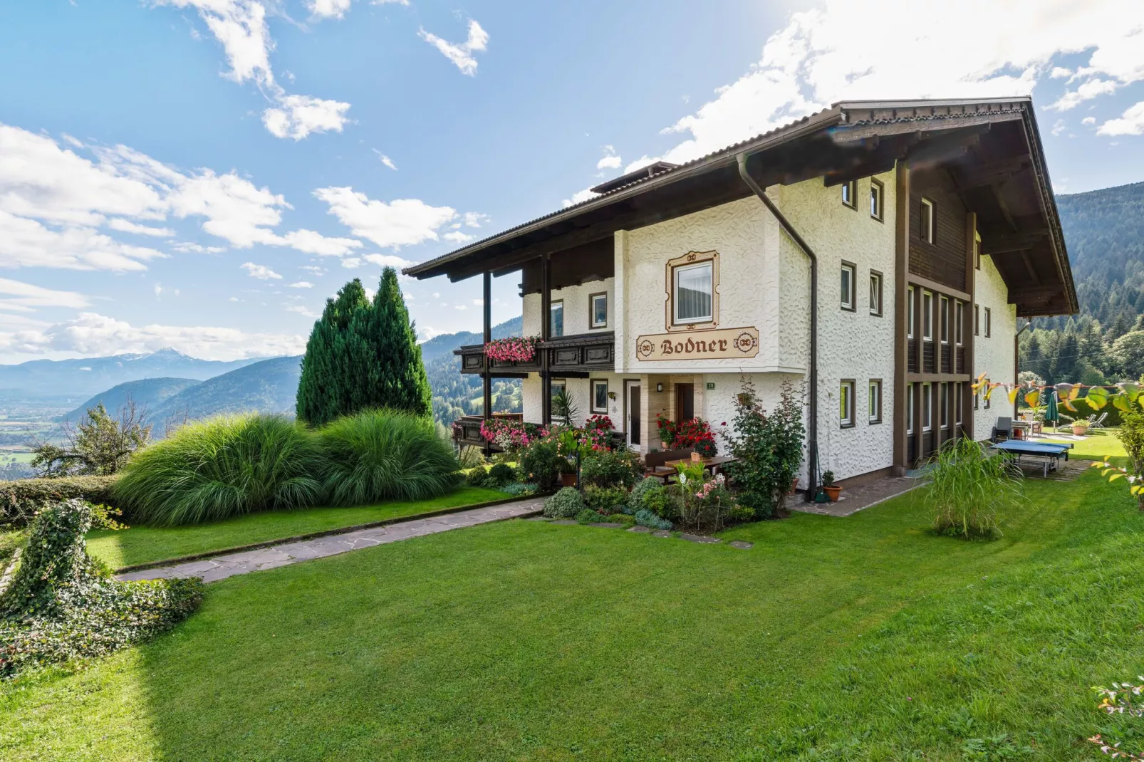 Apartment Verditz 1-Gardens summer