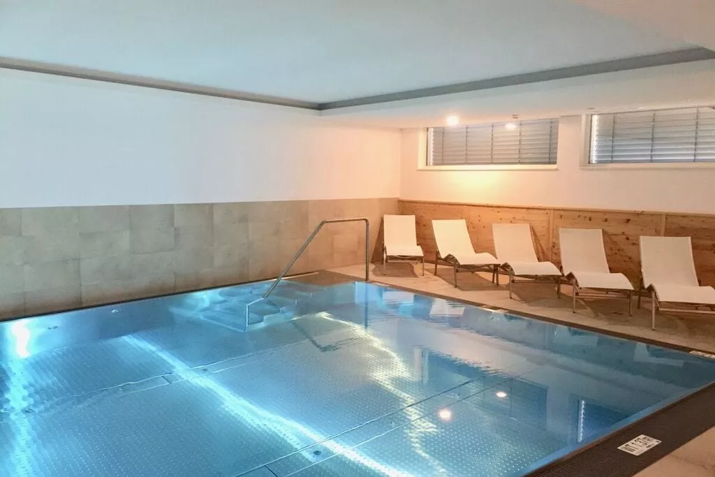 288111-Pool